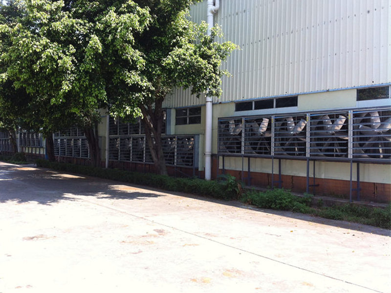 負壓風機搭配水簾一起通風降溫的優勢在哪里？